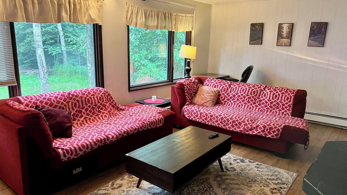 Taku - Campbell Apartment | Anchorage Stay Close to Shops, Trails & Adventure