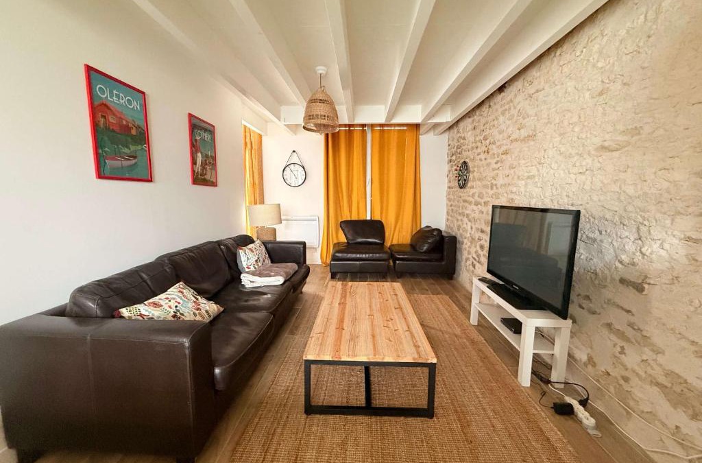 L'Echardiere House | Ancien chai rénové à Oléron, idéal familles, proche mer - FR-1-778-46