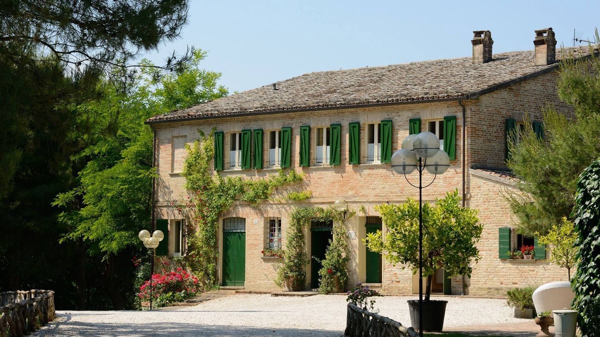 Montemaggiore al Metauro Villa | Ancient farmhouse in the countryside for 25 people with swimming pool 15 km to the sea