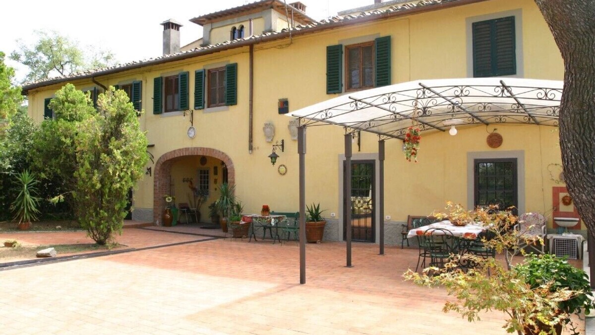 Montespertoli Villa | ANCIENT AIR-CND PRIVATE VILLA POOL & JACUZZI ON FLORENCE HILLS FAMILY FRIENDLY