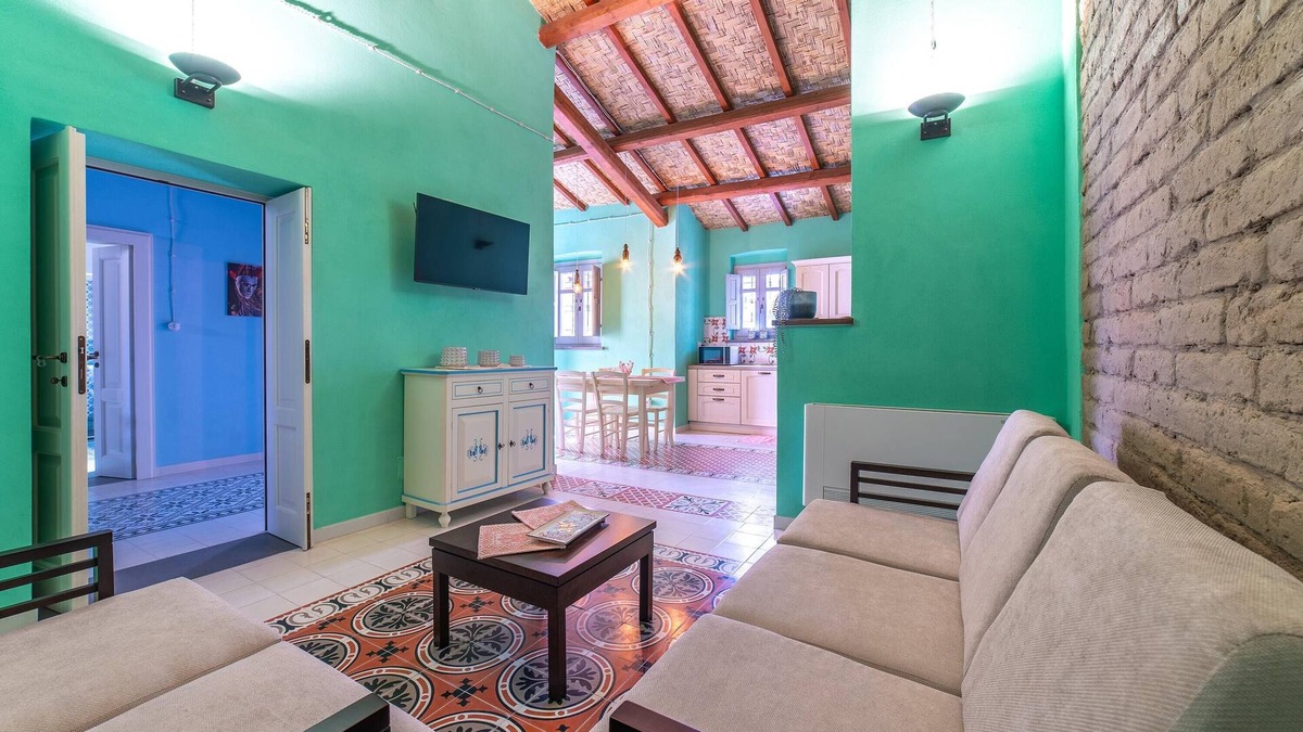 Nurachi House | Ancient Platanus Dwelling - R 3832