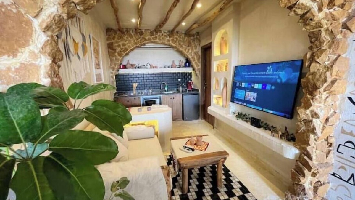 Al Haram Apartment | Ancient Pyramids View Retreat with Jacuzzi 806