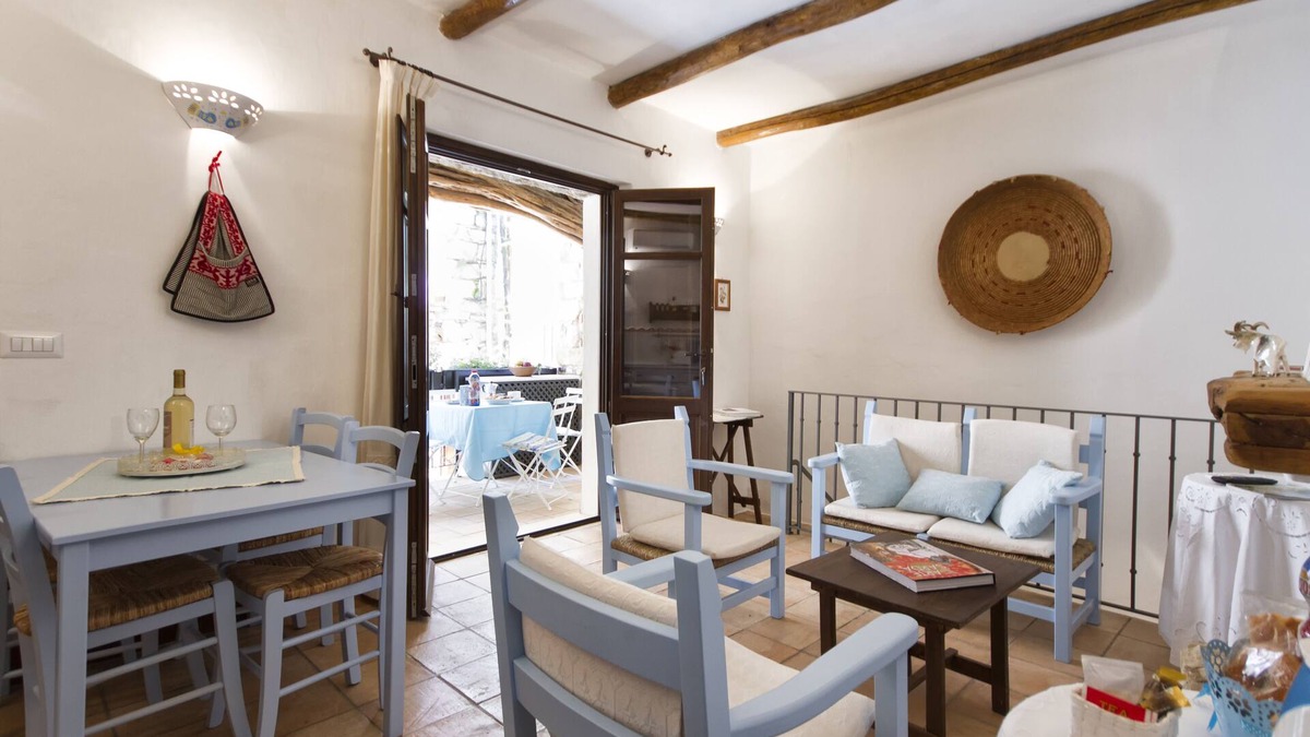 Baunei House | Ancient Stone Houses: Color'e Cielu