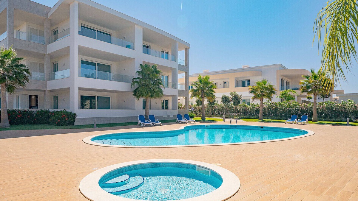 Lagos Apartment | Ancora Aptartment da Paz - Eco friendly, high design 3 bedroom apartment