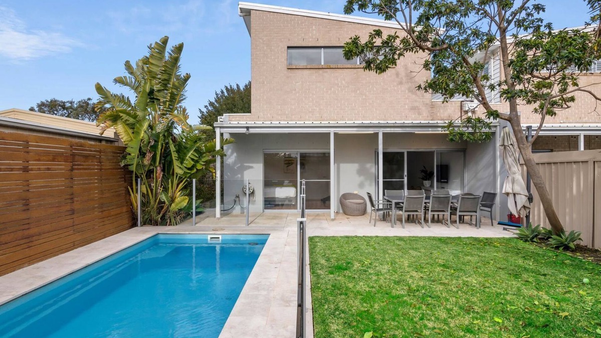 Torquay House | Anderson Pool Premium