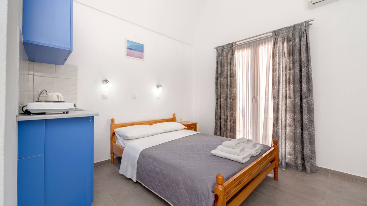 Perissa Apartment | ANDREAS STUDIO PERISSA in SANTORINI