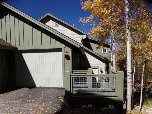Dillon Villa | Anemone Townhome 3 bed 3 bath HTAT