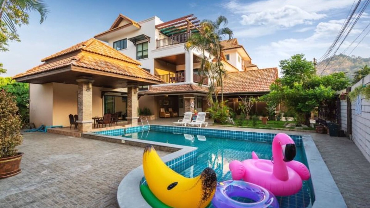 Ratsada Villa | Angel Pool Villa Phuket