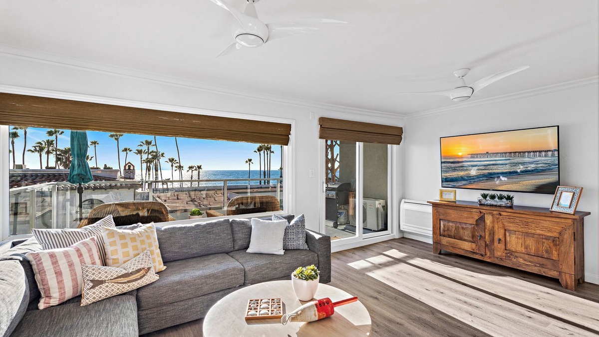 San Clemente Apartment | Angelfish Beach Retreat has pier & ocean views and AC