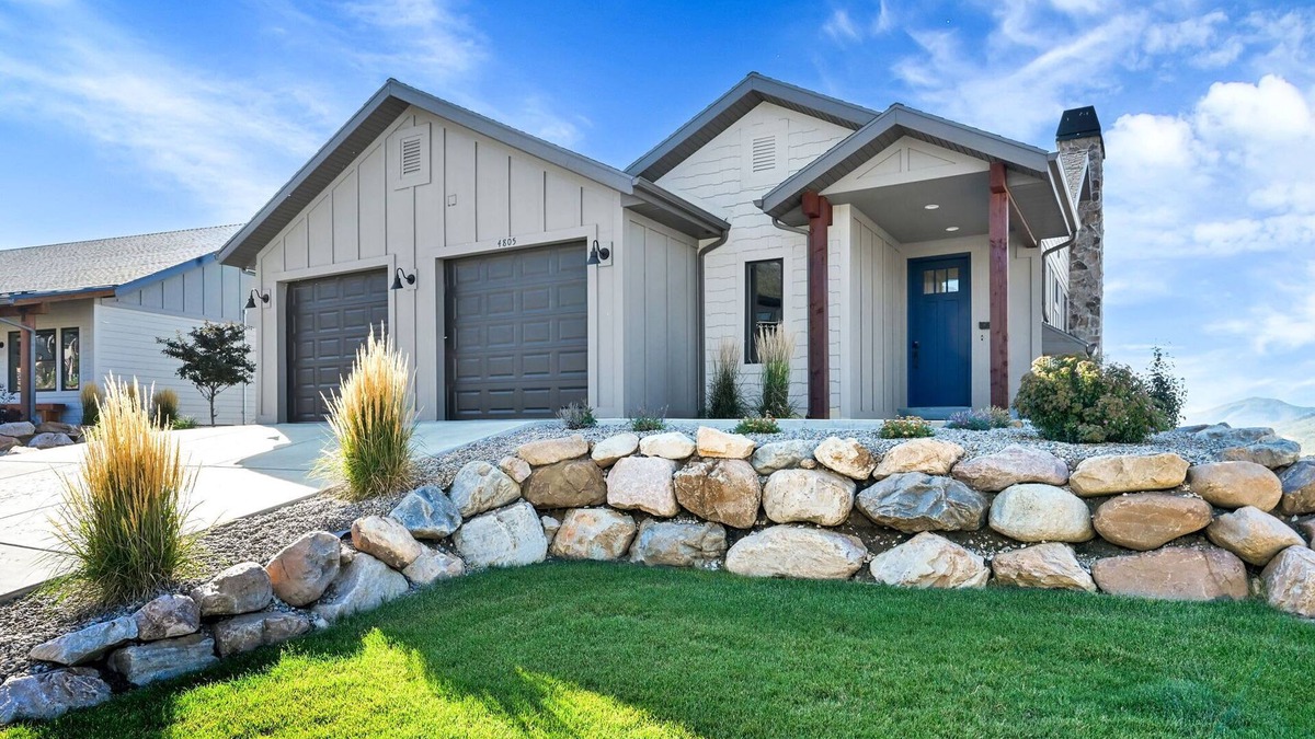 Wolf Creek House | Angels Landing All Season Paradise Powder Mountain Views & Golfing