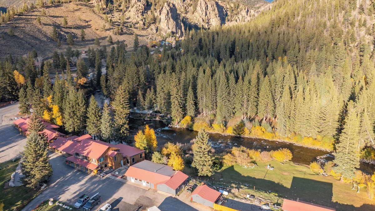 Almont House | Angler's Dream: Private River Access, Hiking Trails & Horseback Tours