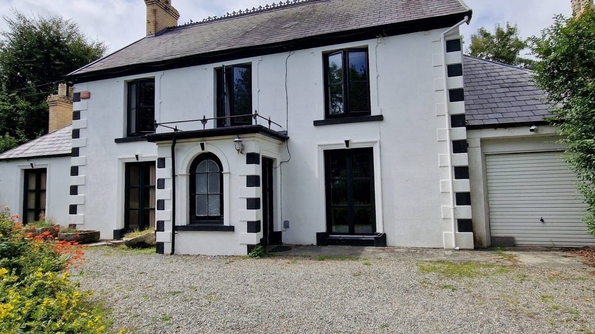 Dwyran House | Anglesey Manor House Cinema, Pool and Hot Tub