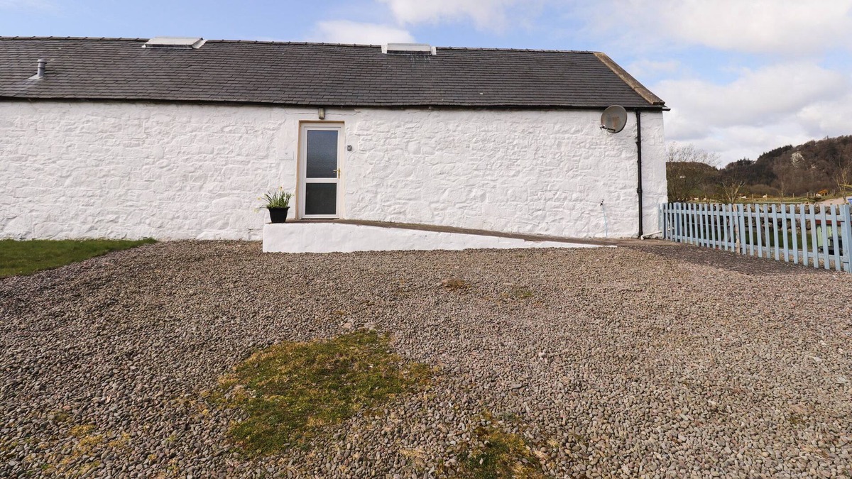 Palnackie Cottage | ANGUS COTTAGE, pet friendly, character holiday cottage in Dalbeattie