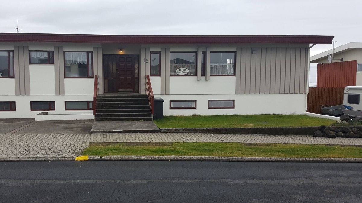 Grindavik House | Anitas Guesthouse