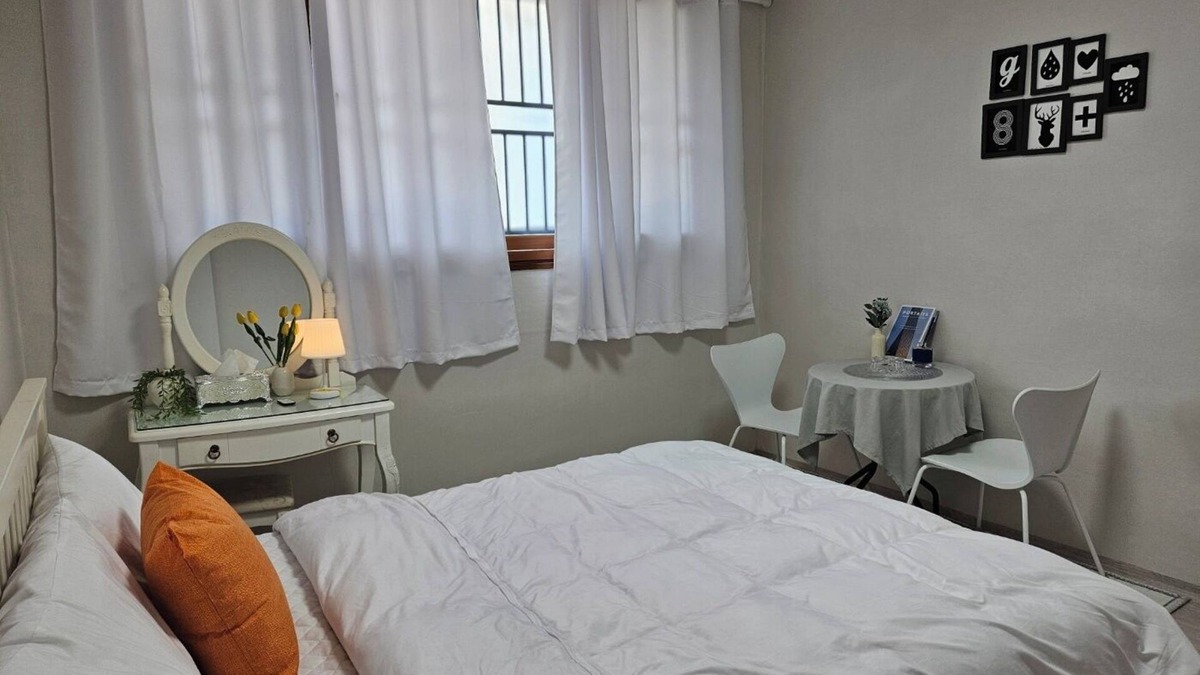 Pyeongtaek House | Anjeongri Gate 3 minutes away 2 rooms (Q,Q) Private house