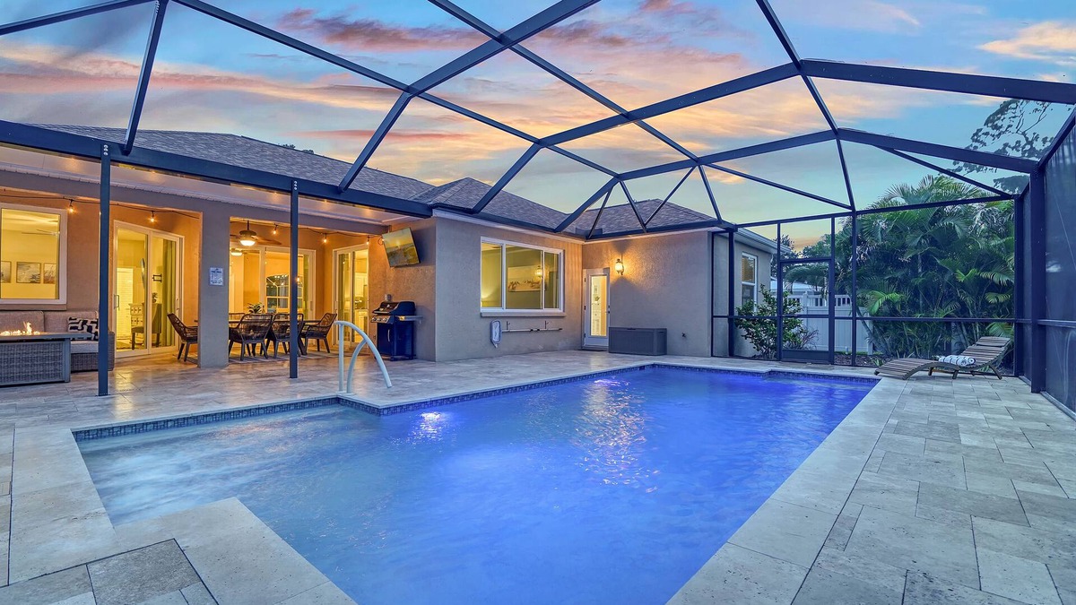 West Bradenton House | Anna Maria 5 Miles~Baby Amenities Galore~Large Fenced Yard+HEATED SALTWATER POOL