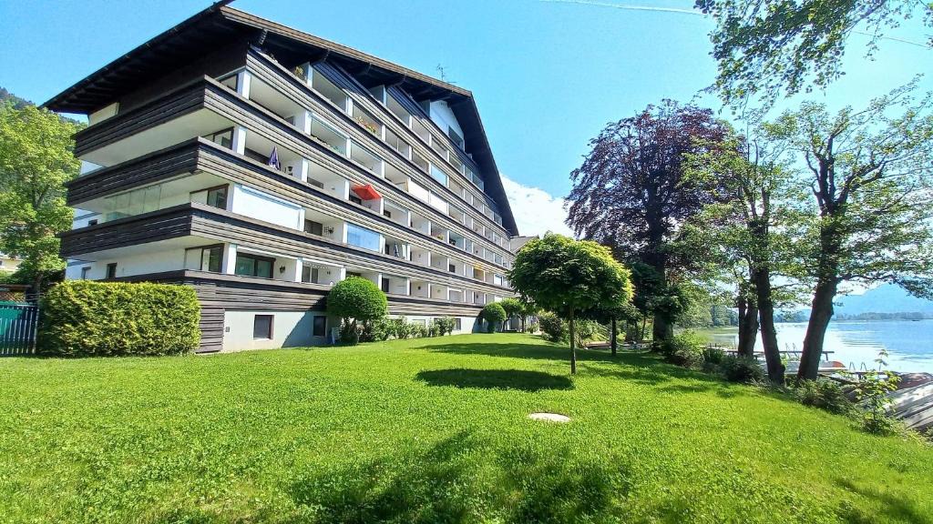 Steindorf am Ossiacher See Apartment | ANNA Seeblick Appartement, Haus Hänsel&Gretel am Ossiachersee mit direktem Seezugang, Hallenbad