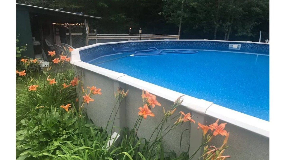 Hancock House | Annabel’s Entire house . Private backyard ,pool ,fire pit. 25 Miles to Acadia