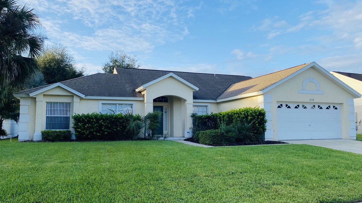 Greater Groves House | Annes Luxury Pool Home