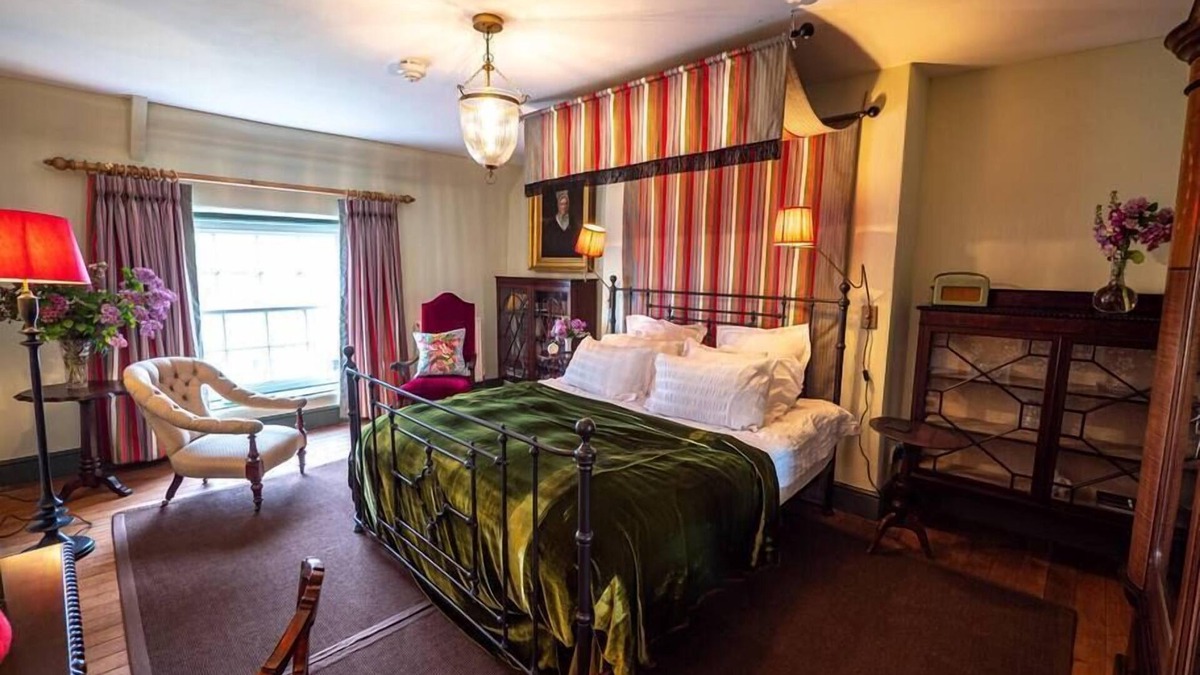 Scunthorpe Other | Annex Suite: Sleeps 2