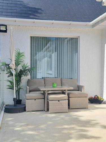 Moville House | Annie's House with Thermal Health Spa