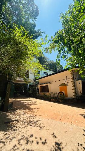 Anniwatta Hotel | Anniwatta Residence