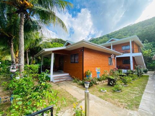La Digue House | Anse Grosse Roche Beach Villa