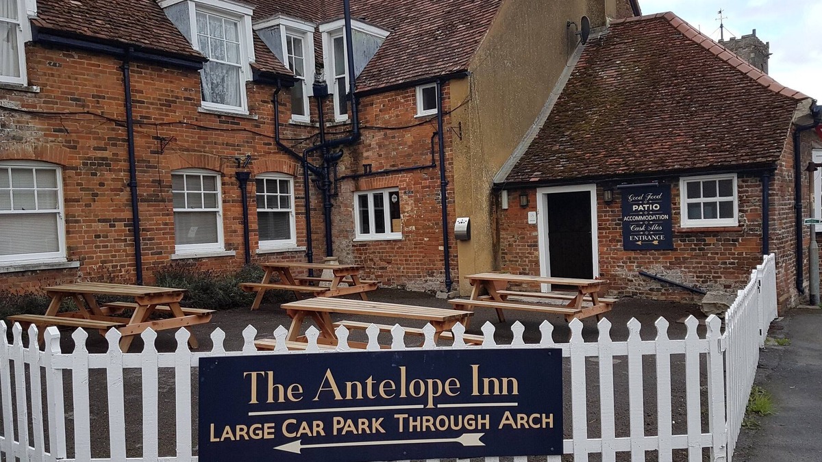 Manningford Bruce Hotel | Antelope Inn