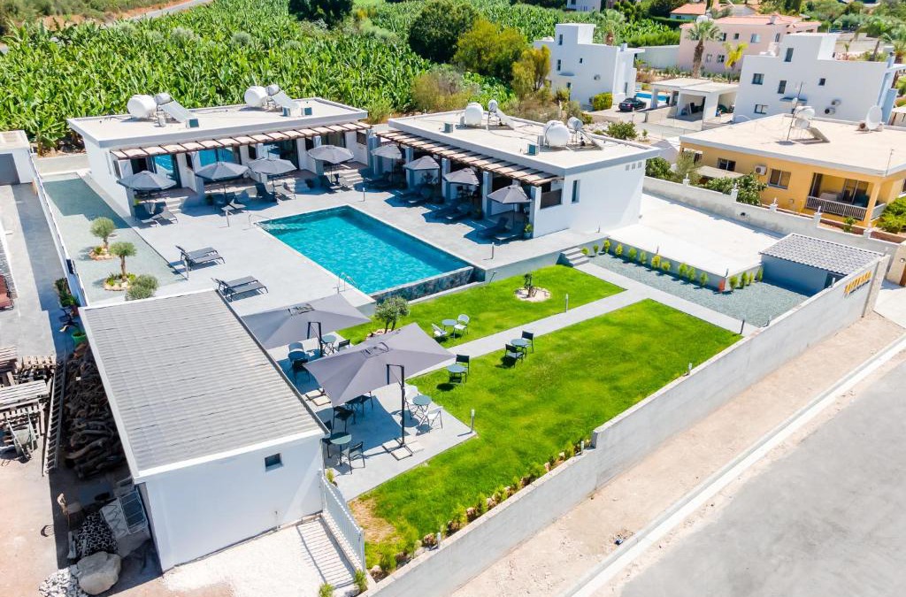 Peyia Town Apartment | Antesia Coral Bay Resort by Ezoria Villas - Adults only