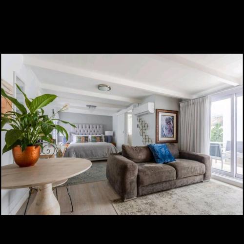 Gordons Bay Central Apartment | Antilles on Beach