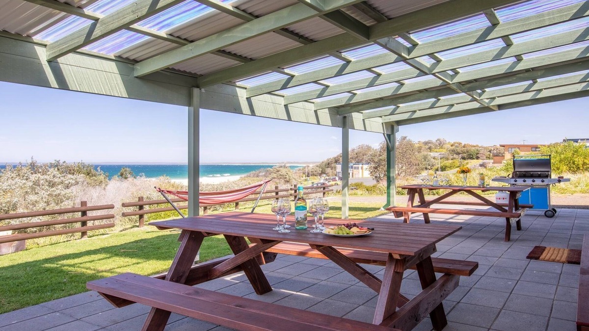 Culburra Beach Cottage | Antonio's Paradise – direct beach access