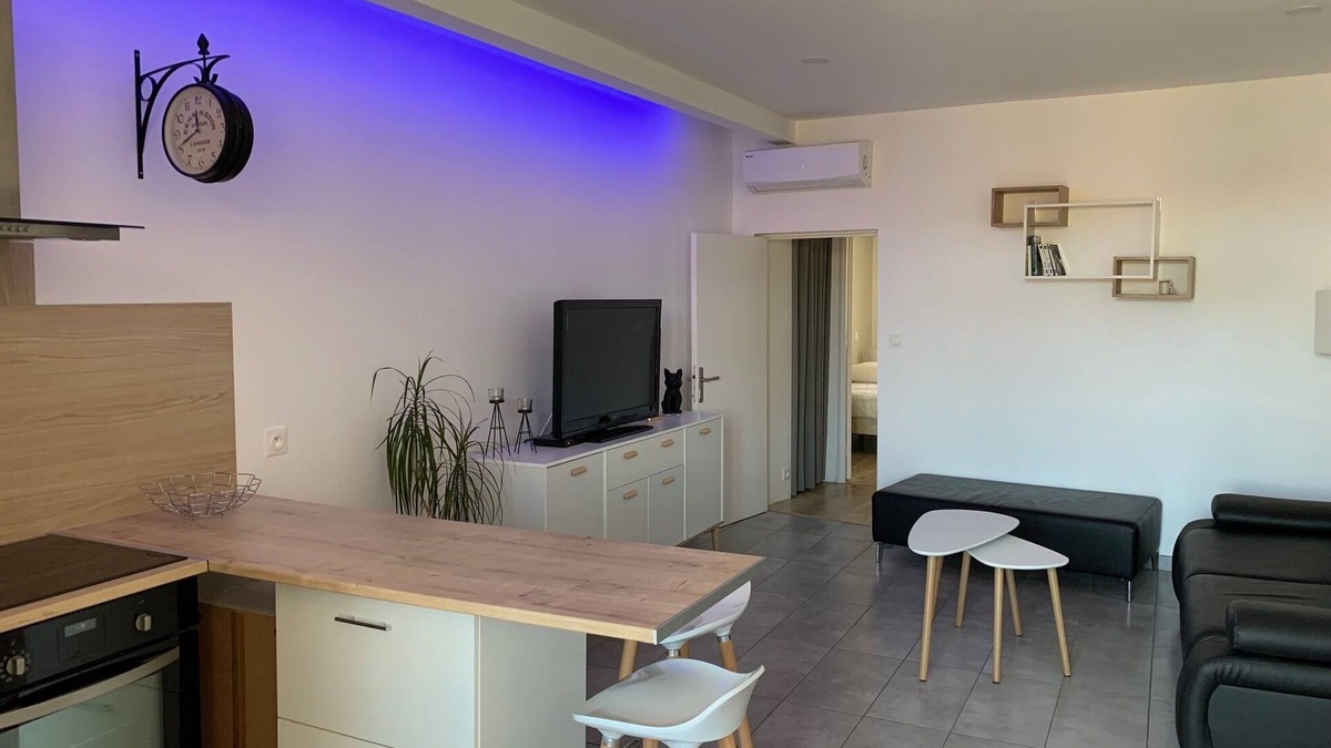 Lunel Apartment | "antre Nous"