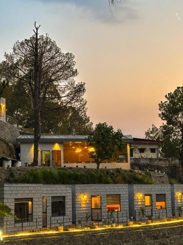 Lansdowne Hotel | Anupraas Resort