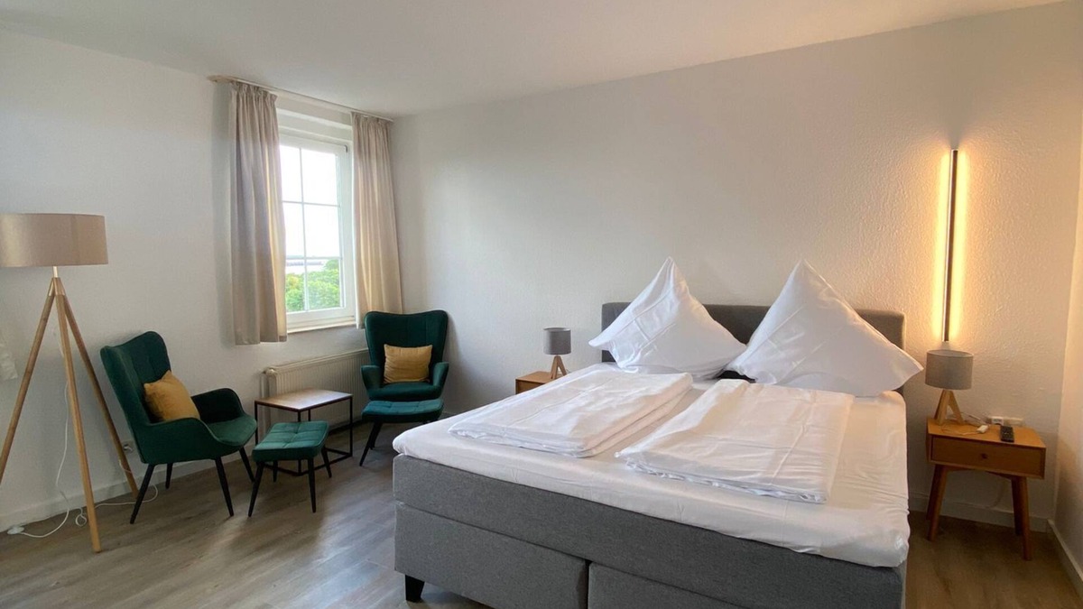 Barth Apartment | AP 2 Zimmer mit Kingsize-bett und Seeblick