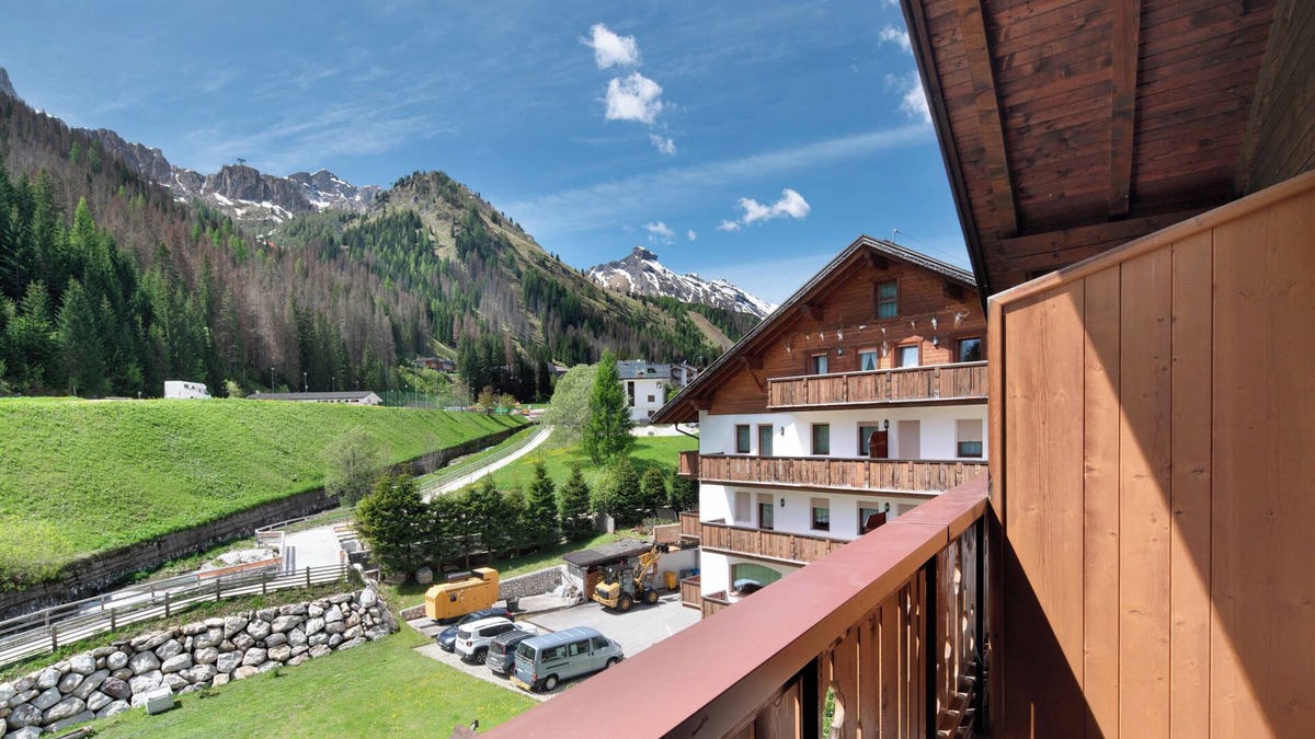 Arabba Apartment | Apartment 'Cesa Portados Gabi 1' with Mountain View, Shared Garden and Wi-Fi