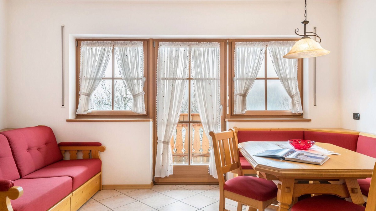 Livinallongo del Col di Lana Apartment | Apartment 'Apartments Mirabell Margherita' with Mountain View, Shared Terrace and Wi-Fi