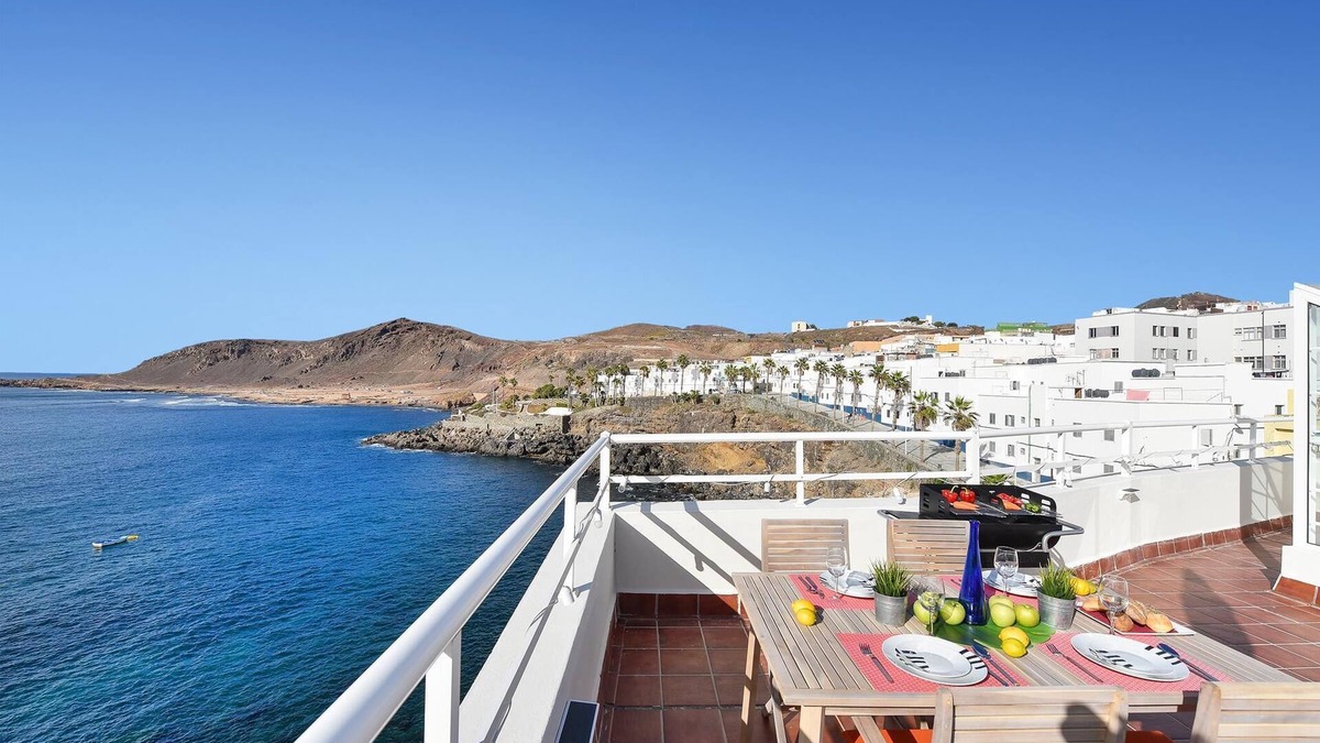 Las Palmas de Gran Canaria Apartment | Apartment El Confital RF18 by VillaGranCanaria
