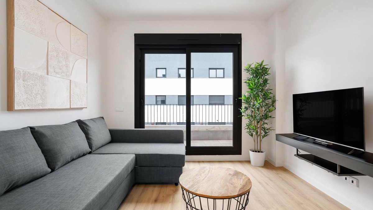 San Sebastian de los Reyes Apartment | apartamento reformado con garaje y piscina de alquiler temporal