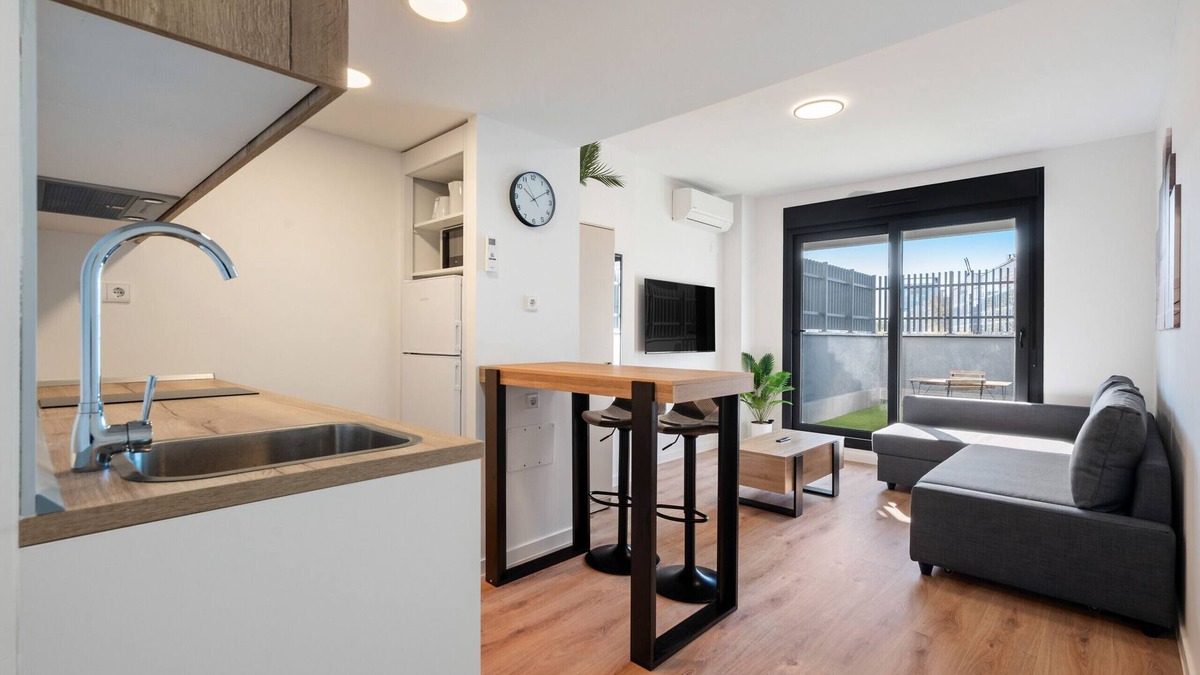 San Sebastian de los Reyes Apartment | apartamento reformado con garaje y piscina de alquiler temporal