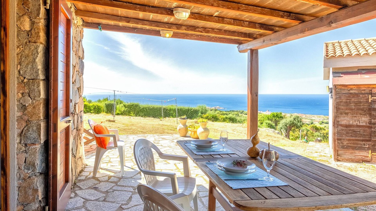 Paduledda Apartment | Apartment 'Rustico' with Sea View, Private Terrace and Air Conditioning