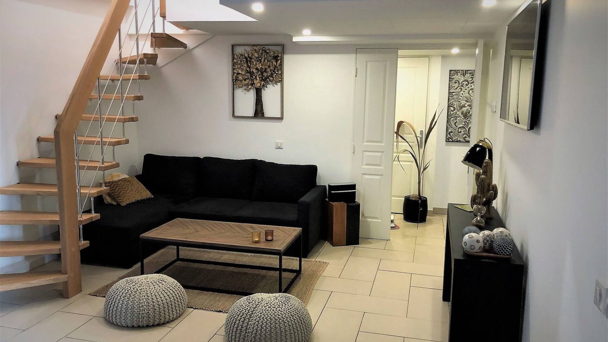 Le Suquet Apartment | APART DUPLEX CLIMATISE WITH TERRACE IDEALLY LOCATED; 3 BEDROOMS 2 bathrooms