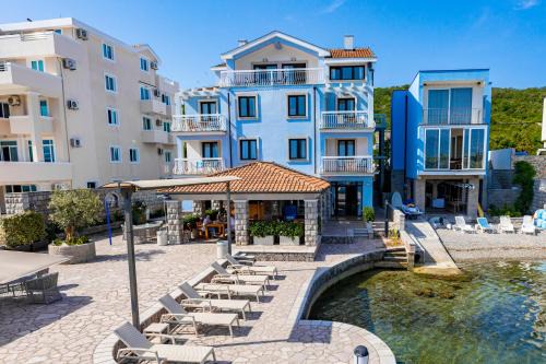 Tivat Apartment | Apart-hotel Villa Lav