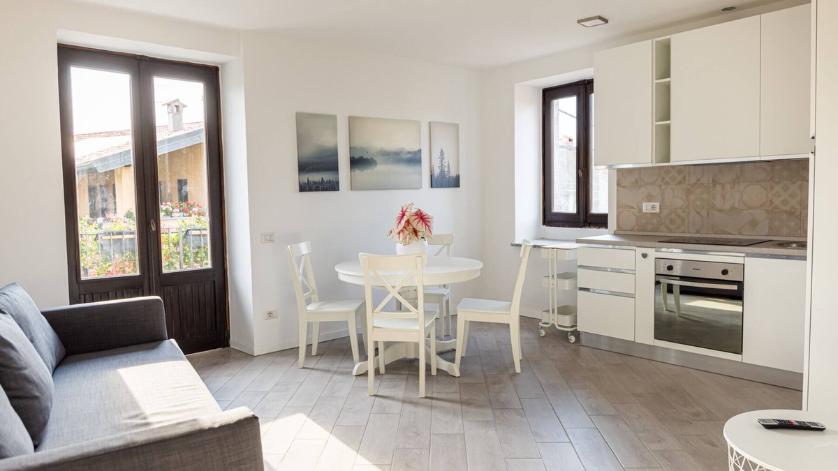 Barza Apartment | Apartment in a typical Lombard court of 1700 in the tranquility of the countryside