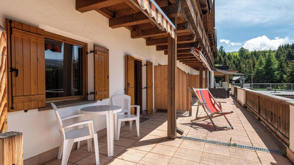 Castelrotto Apartment | Apartment "Ferienparadies Sabina Joch" in the Nature Reserve directly on the Alpe di Siusi