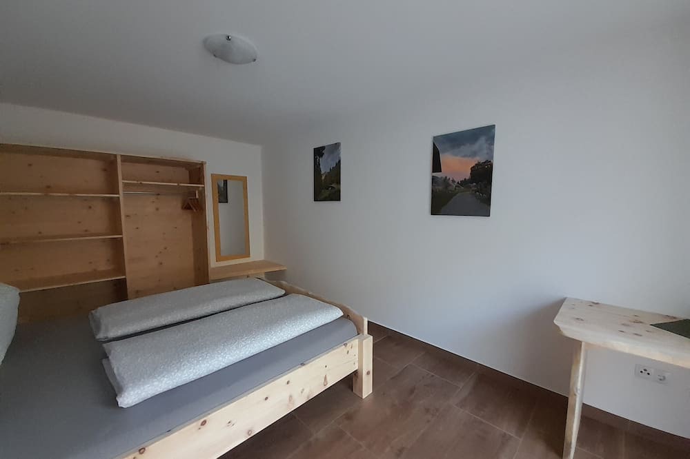 San Leonardo in Passiria Apartment | Apartment 'Scheiberhof' with Mountain View, Private Garden and Wi-Fi