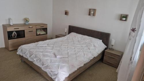 Floresti House | Apartament 3 Closca