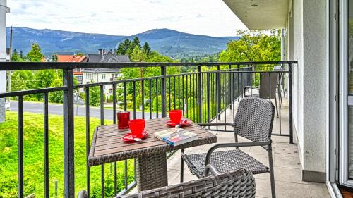 Szklarska Poreba Apartment | Apartament Dworcowa 8 z Widokiem na Szrenicę - 5D Apartments
