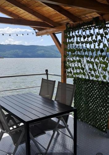 Orsova Apartment | Apartament Laura