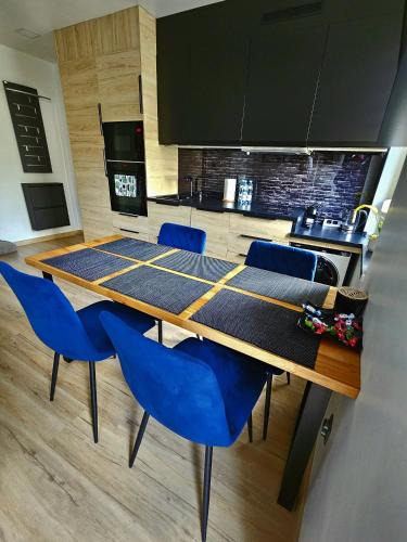 Gliwice Apartment | Apartament Radiostacja III z ogródkiem, parking free