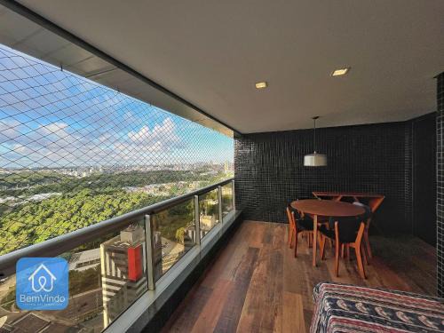 Caminho das Arvores Apartment | Apartamento Amplo com varanda no Salvador Prime
